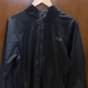 Like new! Lightweight north face windbreaker jacket